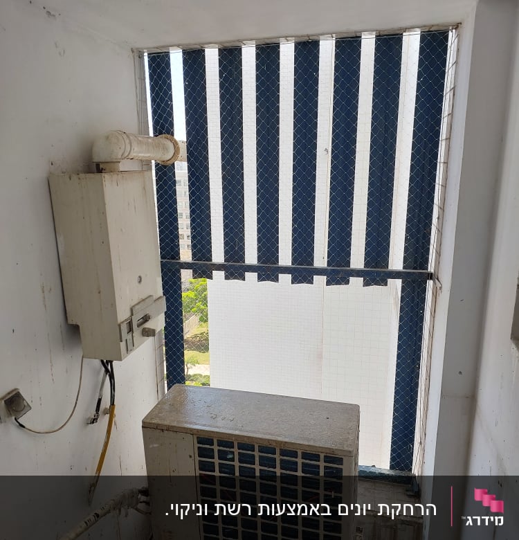 רשת הגנה על חלון למניעת כניסת יונים